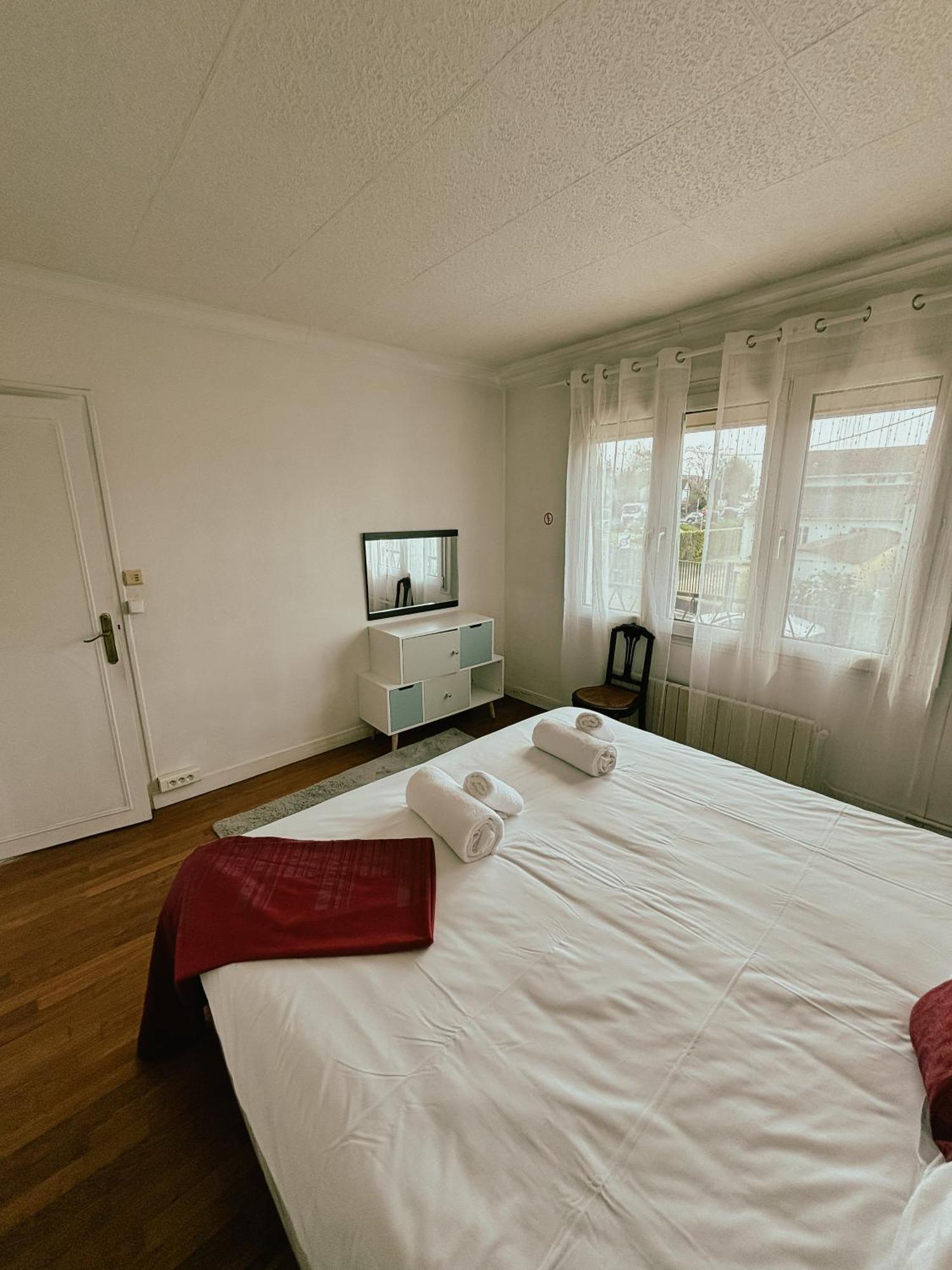 Duplex Avec Jardin - Proche Paris - Disneyland - Rer - Noisy-le-Grand Ngoại thất bức ảnh
