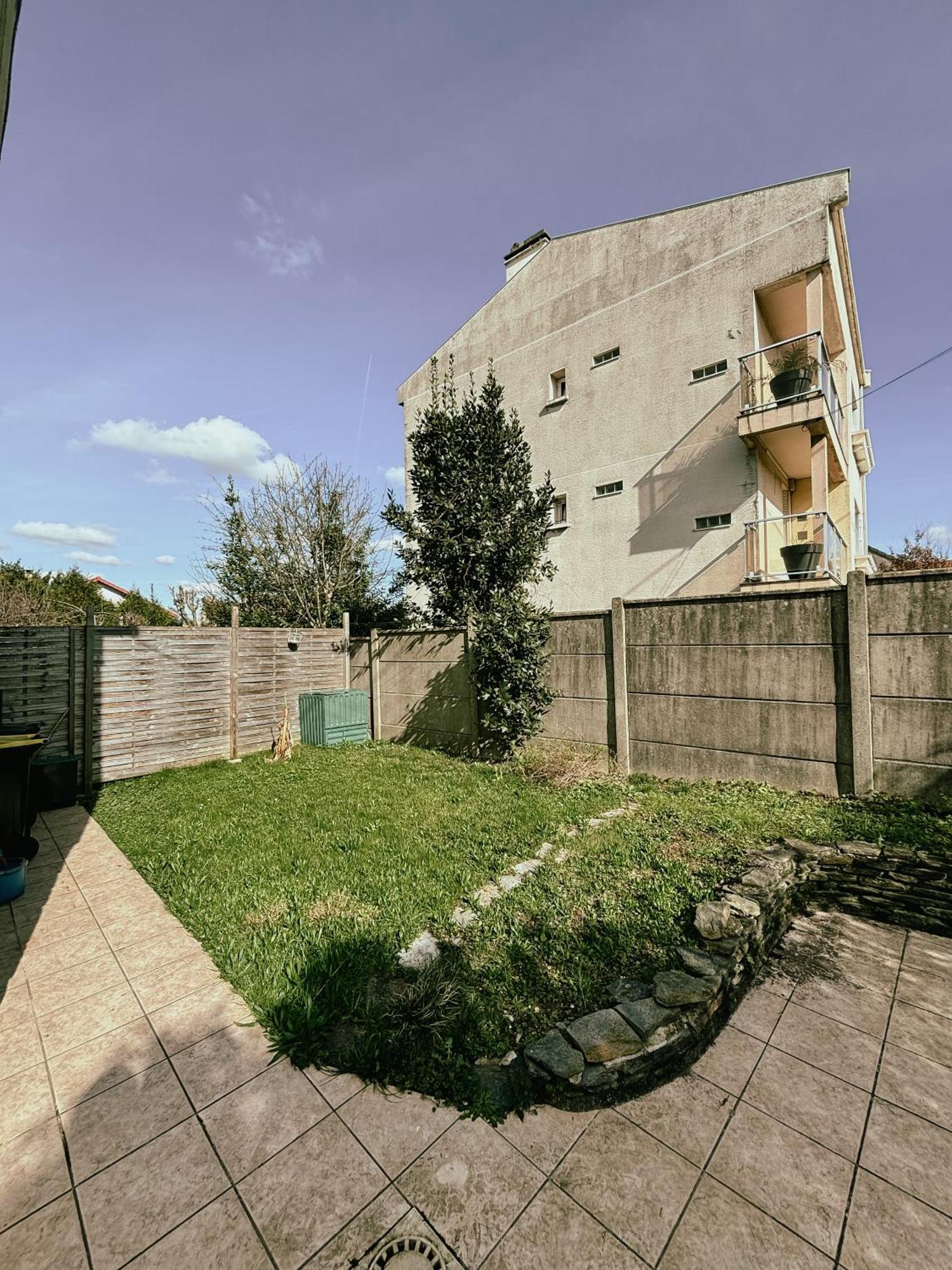 Duplex Avec Jardin - Proche Paris - Disneyland - Rer - Noisy-le-Grand Ngoại thất bức ảnh
